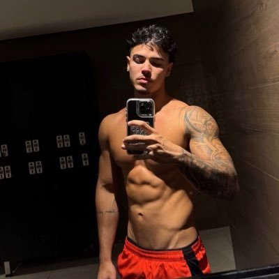 VTS0UZ4's profile picture. fumo maconha e falo merda.