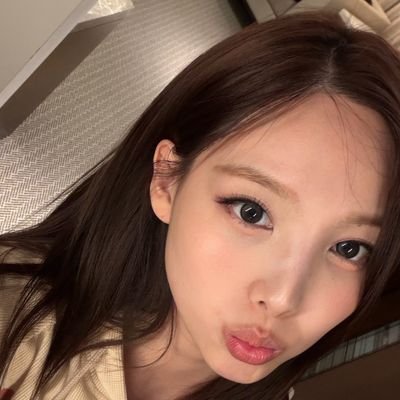 jajsjdhaj's profile picture. 