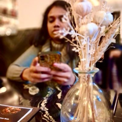 joetamizh's profile picture. இசையால் உயிர்ப்பிழைத்துக் கொண்டிருப்பவள் | a flawed human with irreparable soul | 🚫DMs🚫