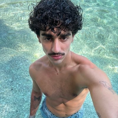 levonkosley's profile picture. hi there!