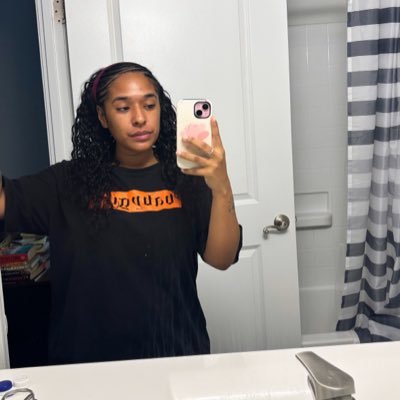 ShyTheHylian's profile picture. I love manga, anime, and games. The original anomaly. Somewhere being pretty and out the way ♡