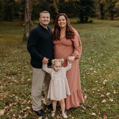 rynetinsley11's profile picture. Jesus.Others.Yourself.(JOY)✝️husband to @sarah_n_stone💍. Addison’s Dad❤️, Apollo HS Head Boys Basketball Coach, Burns MS PE teacher/FCA coach, Rank I leader🍎