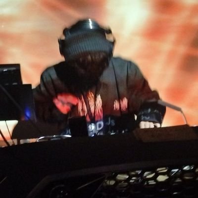 ぴくるす / piqLessss Profile