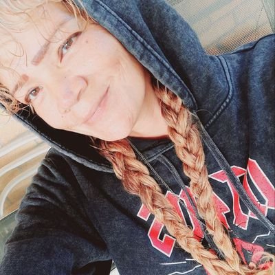 ejektiwf's profile picture. Grateful 💜