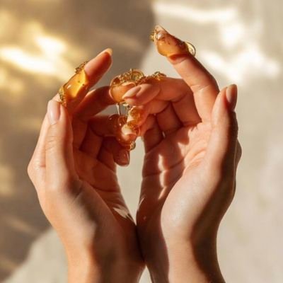 MielAntidote's profile picture. North of 45° Canada. 🍁
Sometimes what you say to yourself matters most of all. 
Sometimes I say clever things.