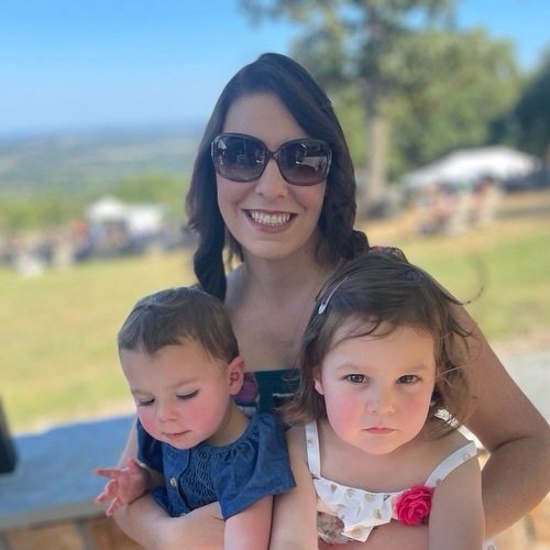 AprilKortlang's profile picture. Mom of two, self-published romantasy author, sometimes troubadour from Northern Virginia!