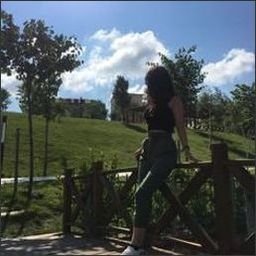 VNkxcr64233's profile picture. The world is vast, depending on how big your heart is