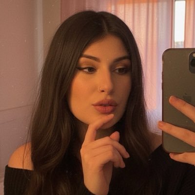 hafifbabygirl's profile picture. izmir | munich | ux ui designer