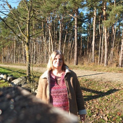 DustEva's profile picture. I studied geology, waste management, a half education as teacher  and made more  educations at the computer. I  hope for peace in the world and love angles