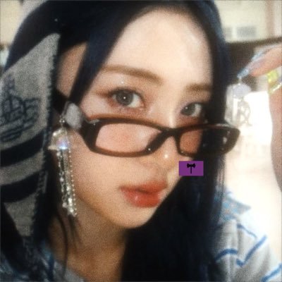 eatyourbutch's profile picture. ‧₊˚ i would do anything you want me to @f_orevermore