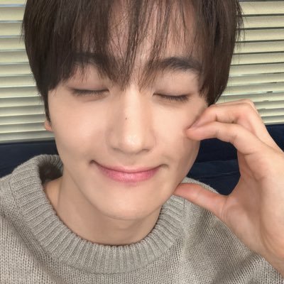 hxnxwz's profile picture. 똥싸는계정
