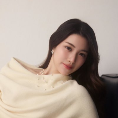 happylilgoldx's profile picture. 