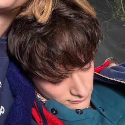 strxngerxqyz's profile picture. 