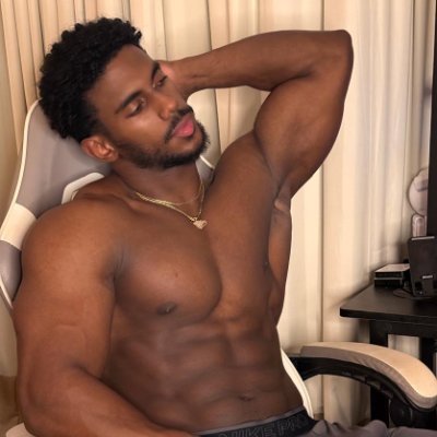 Louyakyul's profile picture. Your favorite 🍫is here 👇🏿