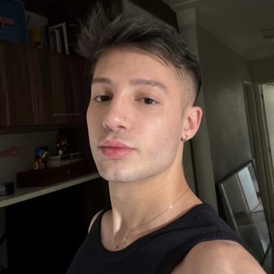 henrisalvino's profile picture. 25