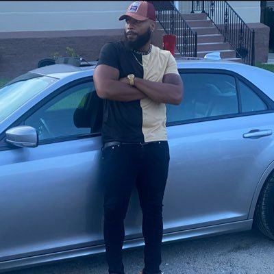 Captain_Hook504's profile picture. i make personal attacks on people when they cant respond. #hacked at 12 followers 🇭🇳