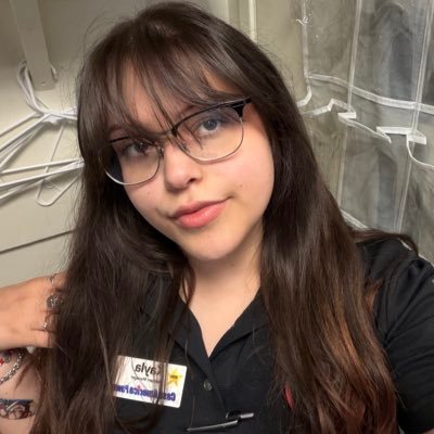 lividead's profile picture. 💌 constantly changing, keep up. 26 she/her