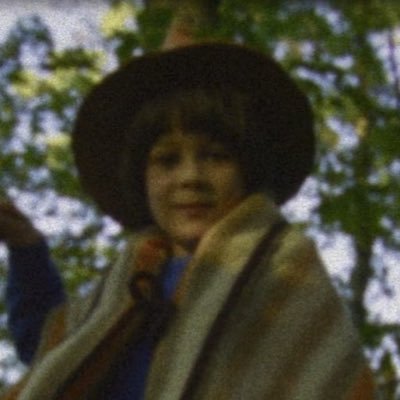 wondertwnns's profile picture. byers family’s lesbian attorney