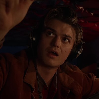 silentevils's profile picture. 26. | ♏︎ | stereotypical bimbo bisexual 🩶 | video games rot my brain ⛪️🔪