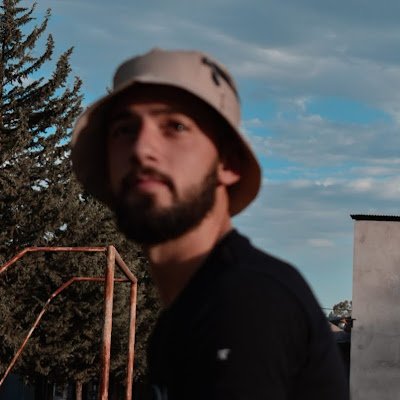 Shomitm10's profile picture. 