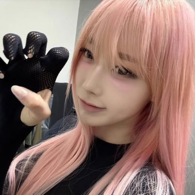 fataltroubles's profile picture. 