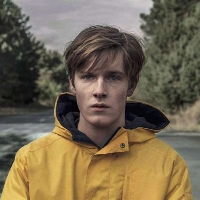 theDeep_ts's profile picture. Memes | Cricket | CSK 5🏆| Cringe Posting | Astrophysics🪐 | Quantum physics | Dc Comics 🦇  | K R $ N A |💲