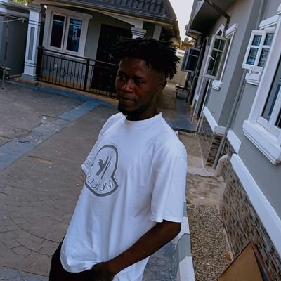 TendeeV's profile picture. Don't be scared to rock alone. The sun be alone everyday and still shine