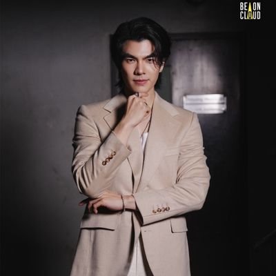 kingjhroo's profile picture. @realjonghyun90 (2013) &

@milephakphum ( 2022 )

The Last Fangirling