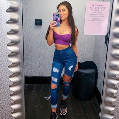 violetsummer739's profile picture. Violet summer  🦄5ft unicorn  📷posting  🎥Acting  🚕Travelling