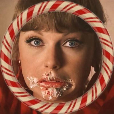 enchantedmina's profile picture. in my heart is a christmas tree farm 🌲 | 26 | @rarebeautyswift @mirrorballtsv @hockeyswift14 | she/her ♡