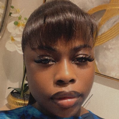 Anikeadeeeee's profile picture. @thecoverbarng