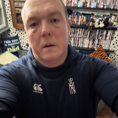 Aviewfromt99581's profile picture. former stores accountant to HM Queen.  now a professional mover of people (railway division) Normally grumpy, Caffeine addicted, sarcastic.