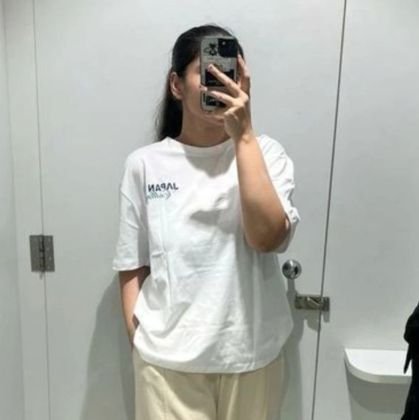 iamruchimishra's profile picture. Artist 🎨 
Painter. Competitive girl. 
Artist is my identity🎨
सफ़र ख़ूबसूरत है मंजिल से भी.....🍁