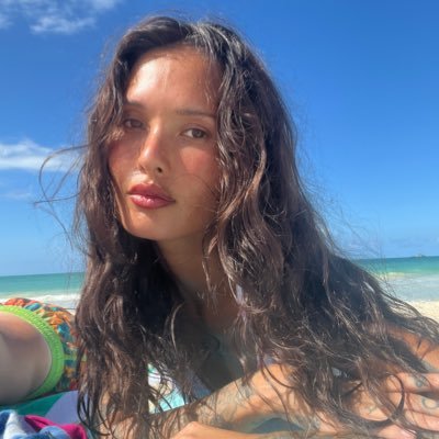 Celestialpapaya's profile picture. Hawaii 🕊️ I love to make non toxic beauty products and music