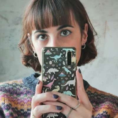 xAndreaItziar's profile picture. Filóloga inglesa 🍵 | RTs sobre historia, arte y libros. Cine y series 🎬