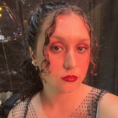 noeliaamat_'s profile picture. Filòloga clàssica. Valenciana i de poble. M'apassiona la música, la docència, la lectura i això que alguns diuen “llengües mortes”.