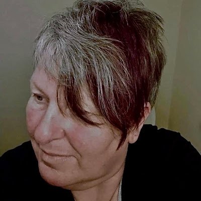 KariK2026's profile picture. Lever godt med en på to og to på fire. Mor og bestemor. Politisk interessert, leser krim, og nyter pensjonisttilværelsen. Glad i dyr, natur og mennesker