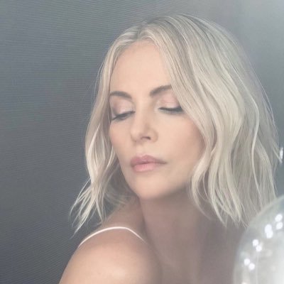 charlize0thero's profile picture. 