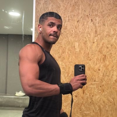 reizinho_xxx's profile picture. Check @Uncutlatinos | King Salmaozin 👑 | BTM 😜 | 🔞 | 🇧🇷 / 🇺🇸 | ♐️ | TAP IN 😈⬇️ |just Collabs DM| Acompanhante 💸🤑