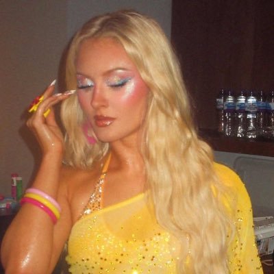 fatallesongs's profile picture. c𝗈𝗆𝖾 𝗈𝗇, 𝓁𝖾𝗍'𝗌 ✦ 𝗌𝗍𝖺𝗒 𝖴𝖯 𝖺𝗅𝗅 𝔫𝗂𝗀𝗁𝗍 j𝗎𝗌𝗍 𝘁𝗋𝗒𝗇𝖺 𝗸𝗲𝗲𝗽 𝗎𝗉 𝗐𝗂𝗍𝗁 𝓉𝗁𝖾 𝔯𝗁𝗒𝗍𝗁𝗆 ━━ 𝗈𝖿 ❛ 𝖓𝗂𝗀𝗁𝗍.