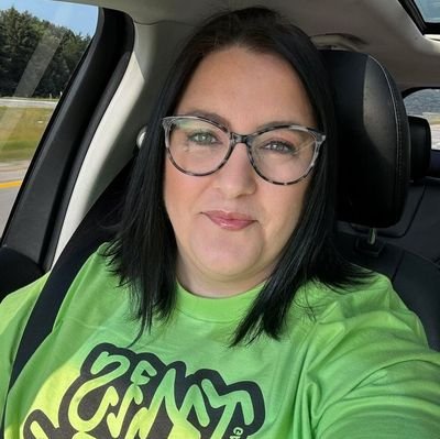 EvelynOliv1113's profile picture. 