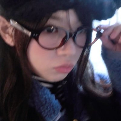 dowlark's profile picture. can’t be normal about anything