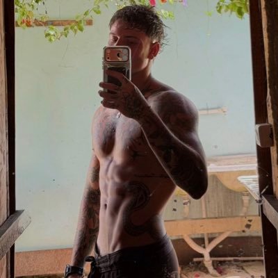 ntjprr's profile picture. famoso mestre dos magos, sempre sumo. maconheiro nato, nada aborrece.