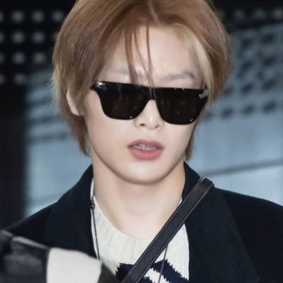 innierollie's profile picture. #1 mirror enjoyer