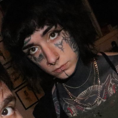 alycexgrind's profile picture. tattooer. founder of bottom surgery the band/ @apricity_bm 1/2 of @iwycbbm the best band in the world. priv @craft_hoe_ 💖🧸