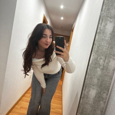 Vel_g3's profile picture. Creator Program Manager TFT Esports @CompeteTFT | @GGTECH_es 
Alicante 🌴
She/her
Opinions are my own.