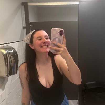 brazeauluvr's profile picture. #NHLBruins | #LetsGoPens | @PuckPrincessPod | jbraz stan | elias lindholm & casey mittelstadt defender