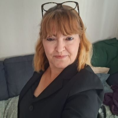 Lorcrazycatlady's profile picture. Hardworking, Mother of Cats, proud weirdo 😁 NOT single, hence on here only for friends and laughs. Opinions are my own #BekindAlways.