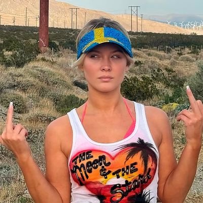 wIwbot's profile picture. too… many…. hyperfixations…… to fit into one profile…….