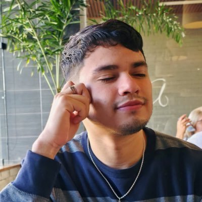 Jairlangas's profile picture. 𝘤𝘢𝘮𝘣𝘪𝘢𝘳 𝘴𝘪𝘯 𝘵𝘳𝘢𝘪𝘤𝘪𝘰𝘯𝘢𝘳𝘴𝘦; 𝘦𝘷𝘰𝘭𝘶𝘤𝘪𝘰𝘯𝘢𝘳 𝘴𝘪𝘯 𝘱𝘦𝘳𝘥𝘦𝘳 𝘭𝘢 𝘦𝘴𝘦𝘯𝘤𝘪𝘢.